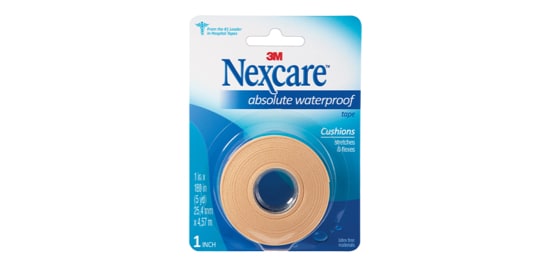 Une boîte de Rubans adhésifs entièrement imperméables Nexcare(MC).
