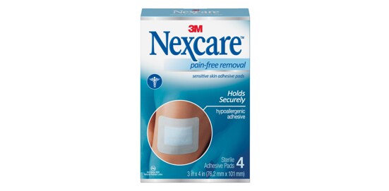 Une boîte de Pansements pour peau sensible avec compresse Nexcare(MC).
